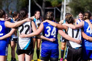 sport teams huddle